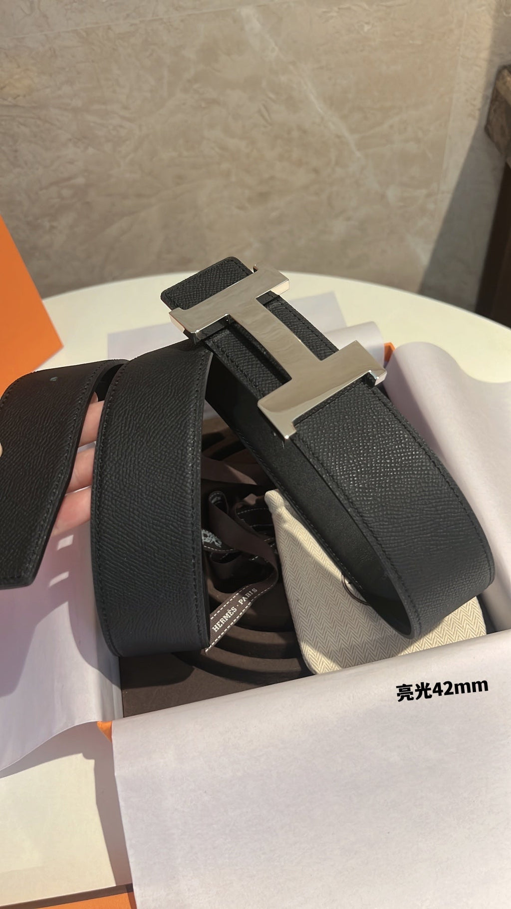 HM CONSTANCE BELT BUCKLE & REVERSIBLE BLACK LEATHER STRAP 42MM|Hermès belt