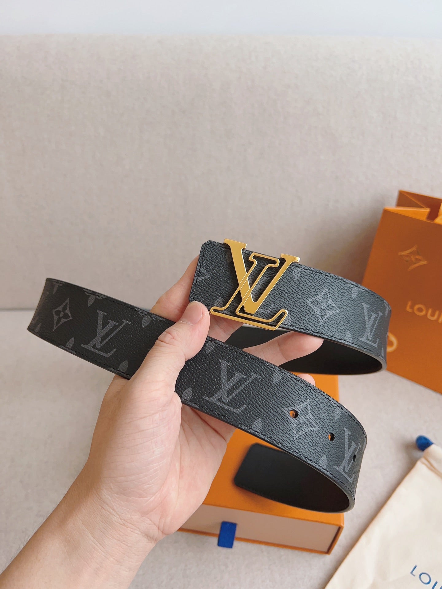 LOUIS VUITTON LV 25S BELT 40 MM IN BLACK MIX GREY CALFSKIN 593205