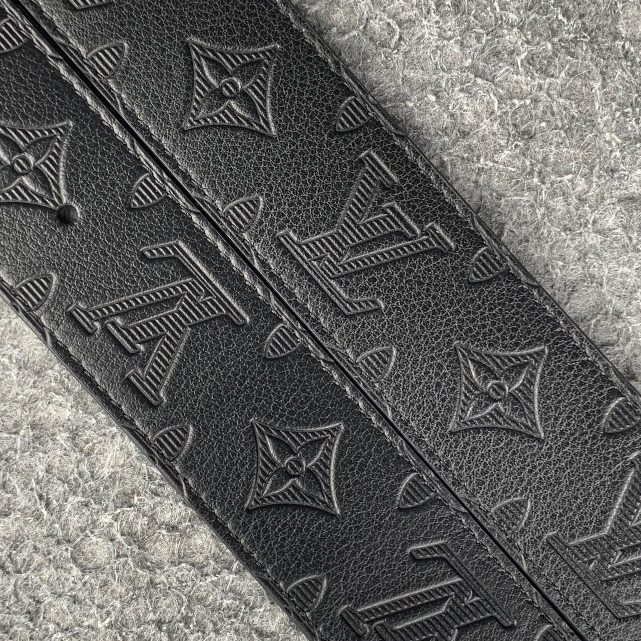 LV Shadow 40mm Reversible Belt ‘Black’ (Damaged Box)