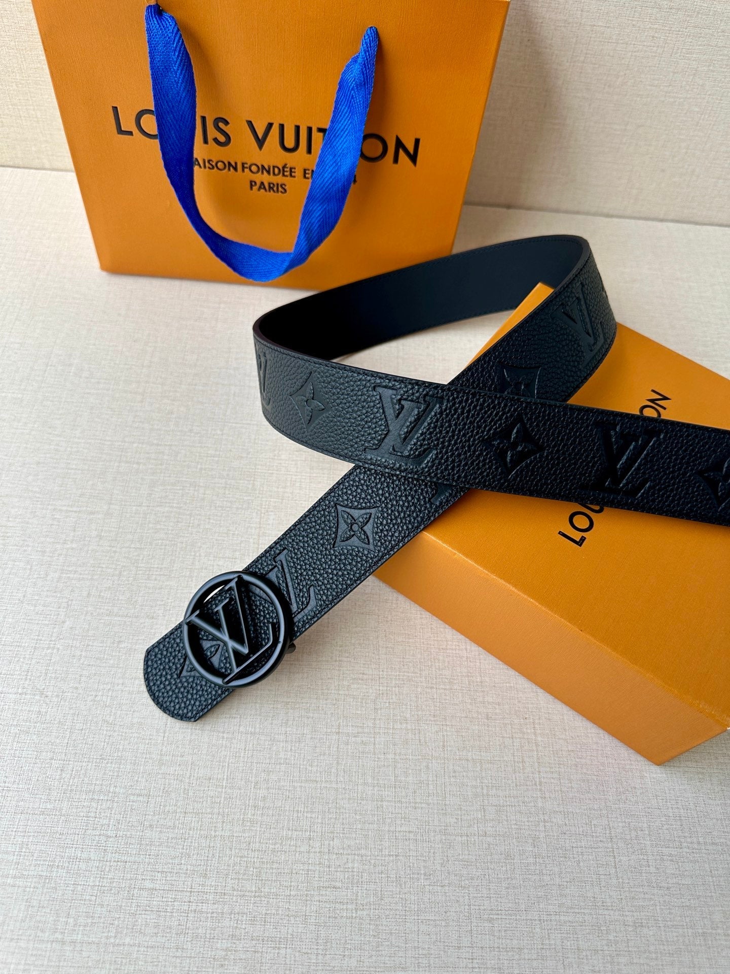 LOUIS VUITTON LV 25S BELT 40 MM IN BLACK CALFSKIN 593264