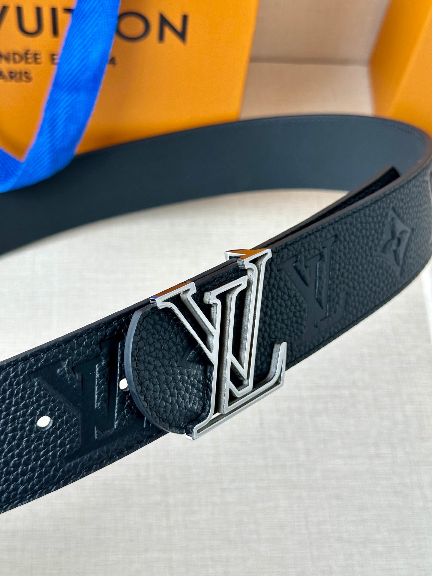 LOUIS VUITTON LV 25S BELT 40 MM IN BLACK CALFSKIN WITH SILVER HARDWARE 593266