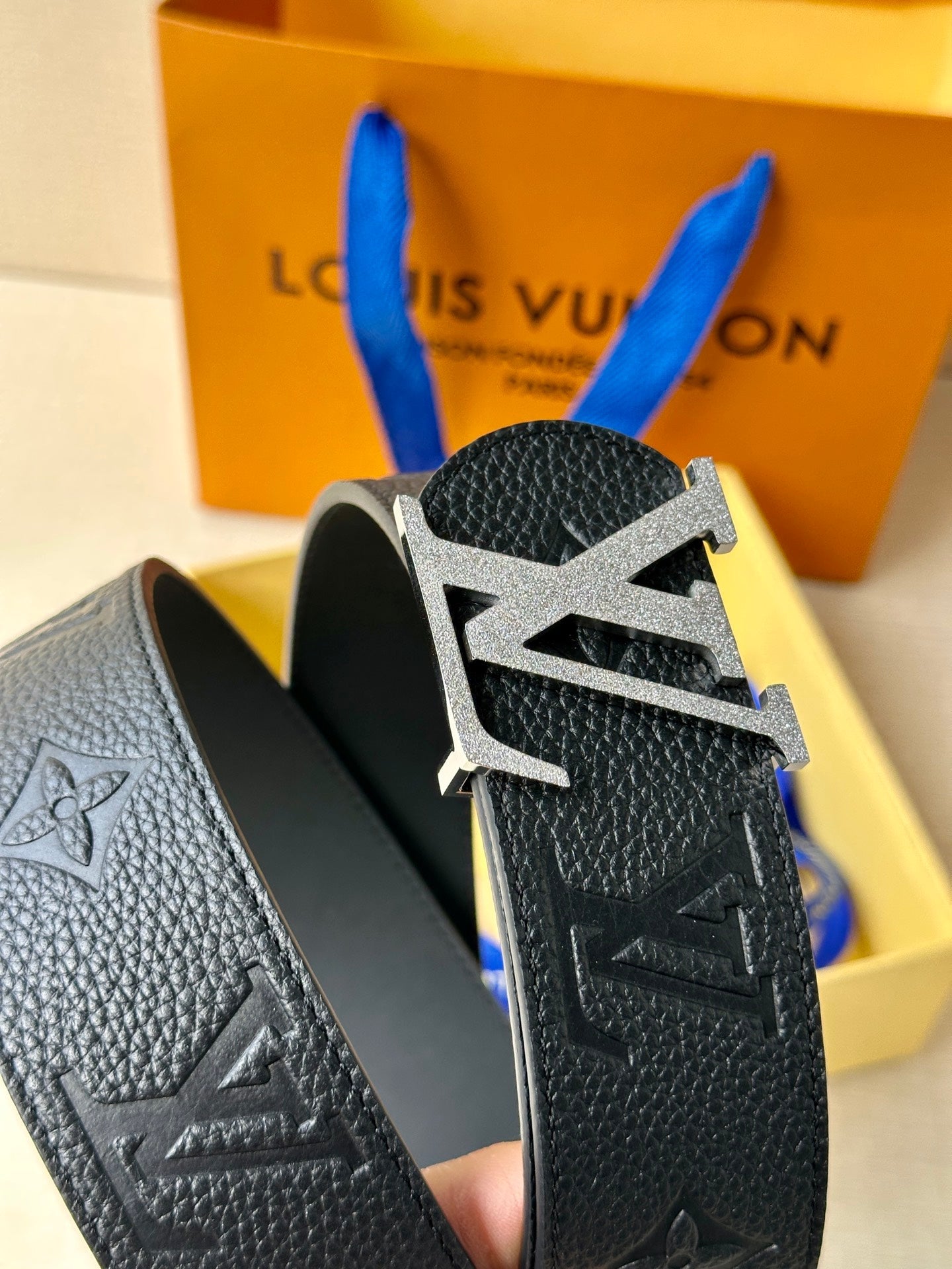 LOUIS VUITTON LV 25S BELT 40 MM IN BLACK CALFSKIN WITH SILVER HARDWARE 593267