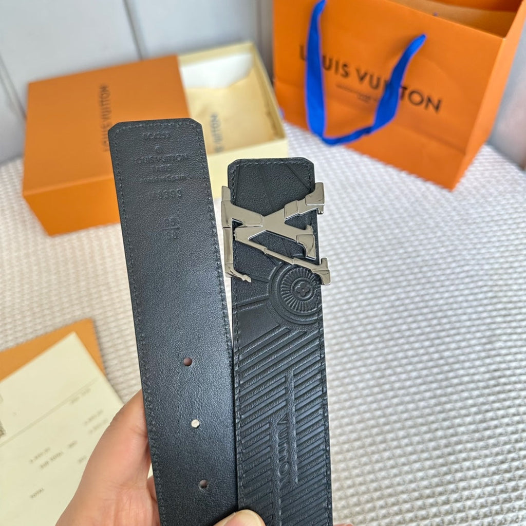 LOUIS VUITTON LV 25S BELT 40 MM IN BLACK CALFSKIN 593226
